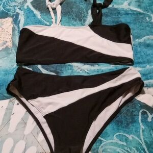 Black white bikini